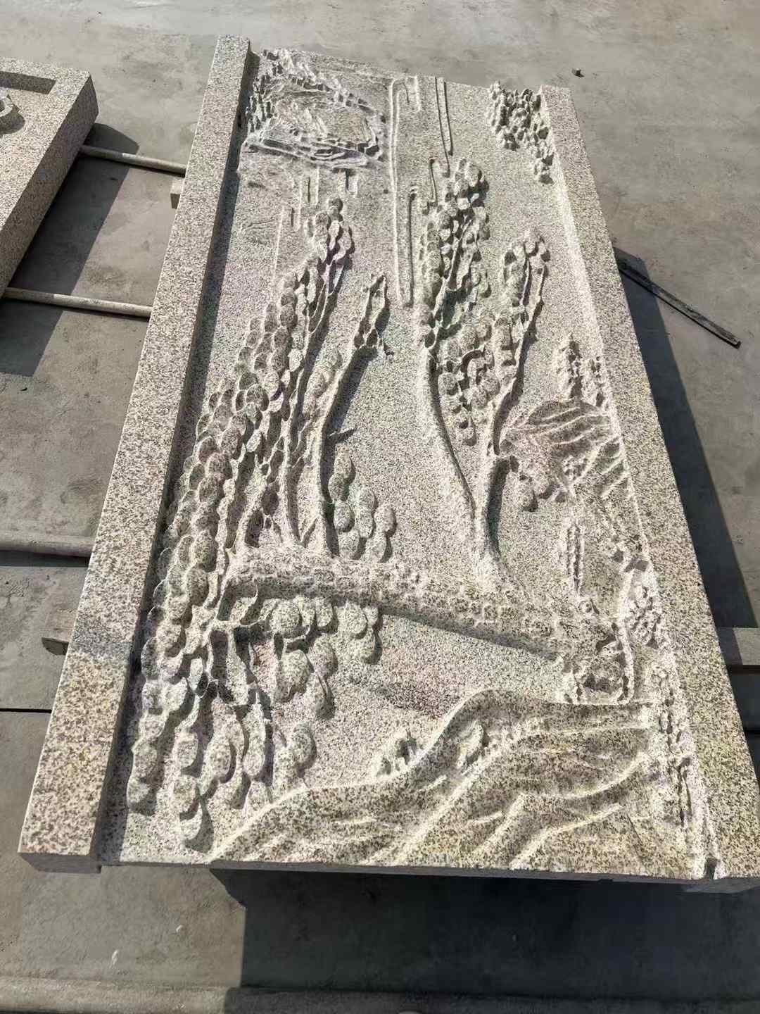 云南黄金麻别墅雕刻版 别墅私人定制