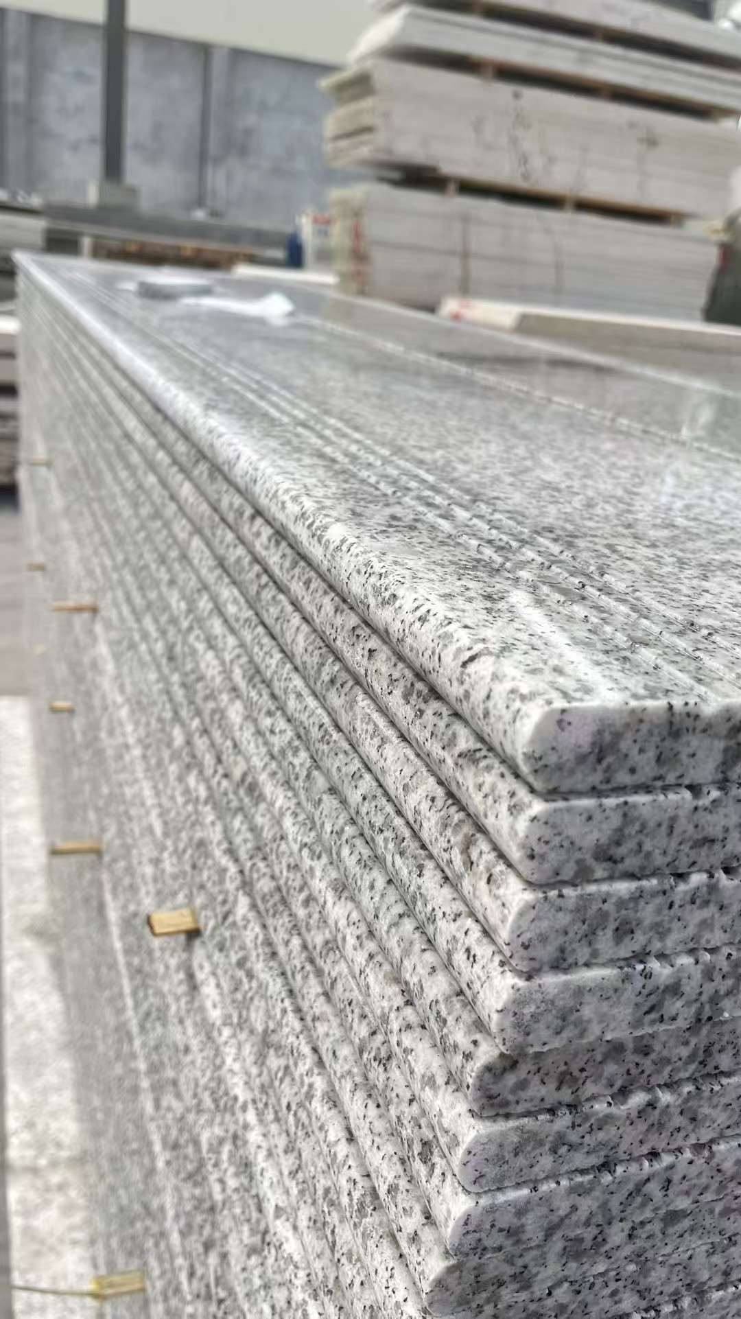 云南芝麻白楼梯踏步 花岗岩楼梯板材
