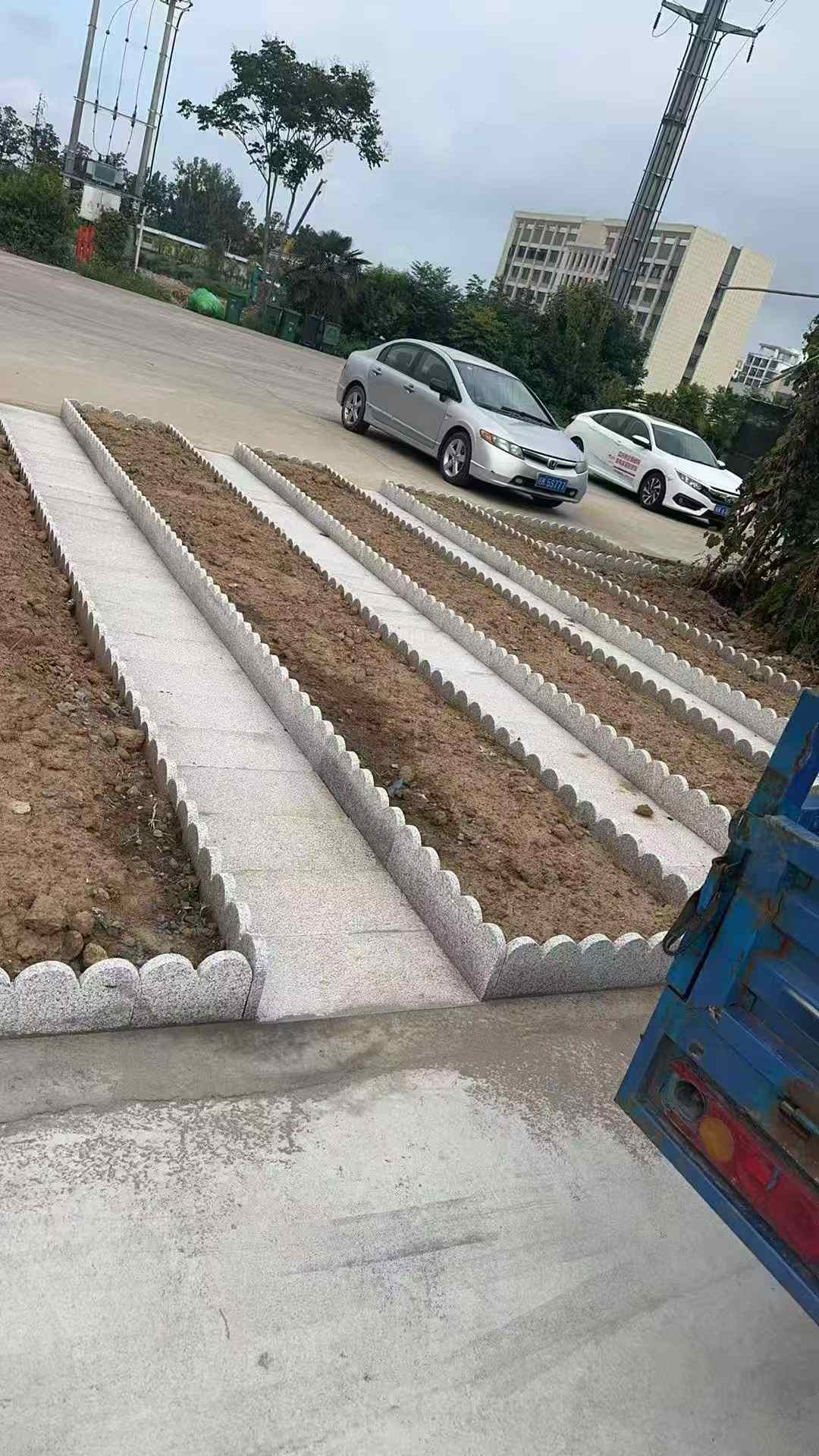 云南芝麻白花边石