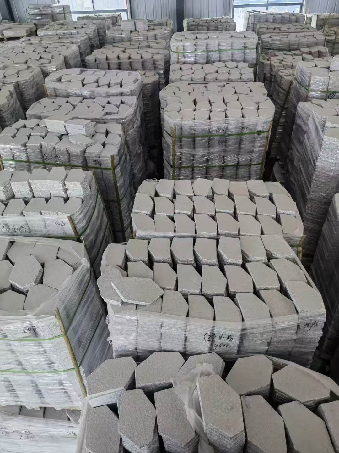 云南芝麻白石材冰裂纹，碎拼。