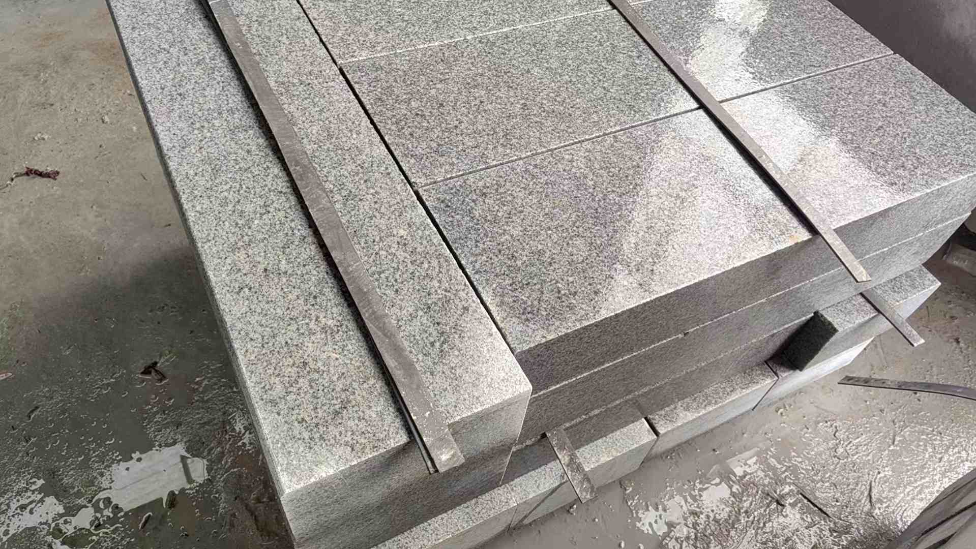 云南芝麻灰 芝麻白 路牙石 路侧石 马路牙子